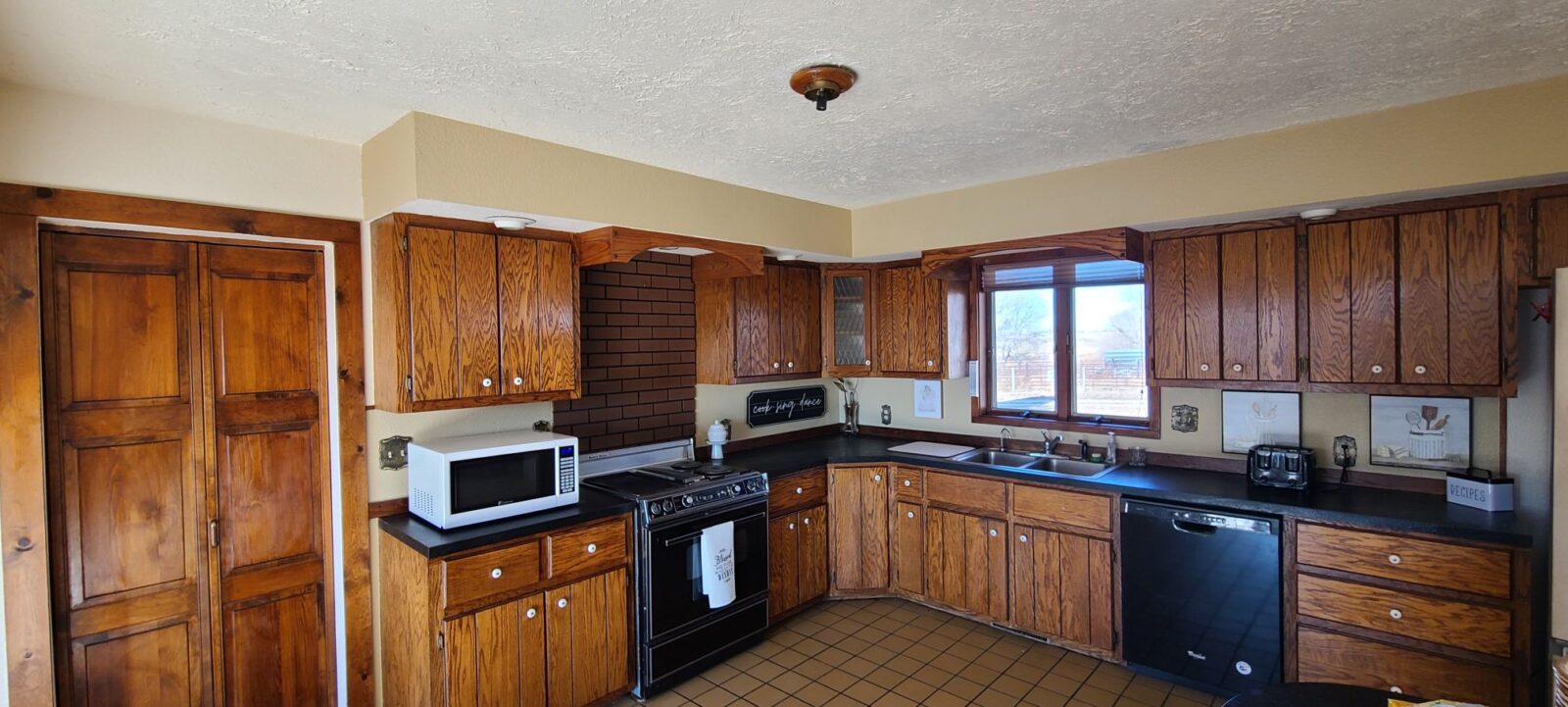 Lewellen, NE farm and home for sale