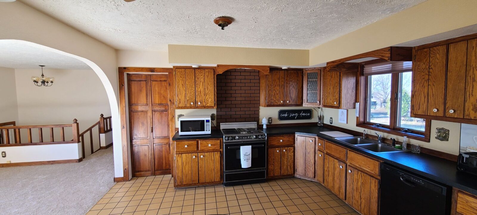 Lewellen, NE farm and home for sale