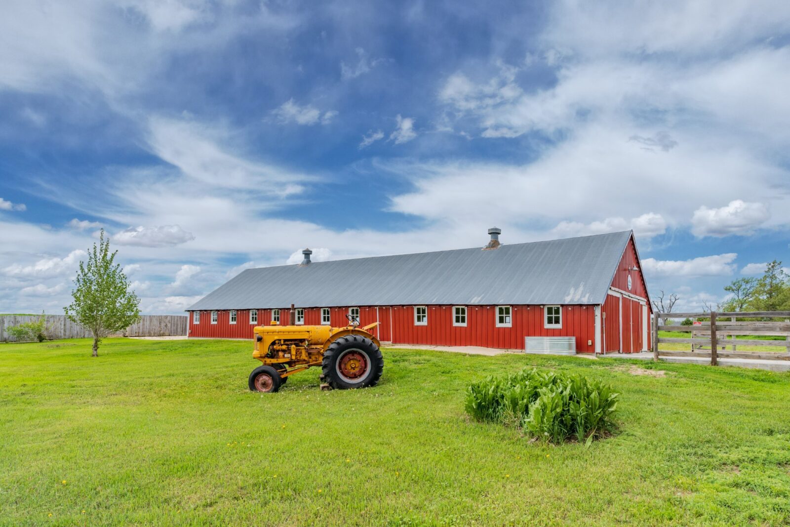 Nebraska Acreage For Sale - Galyen Barns, Hay Springs, NE