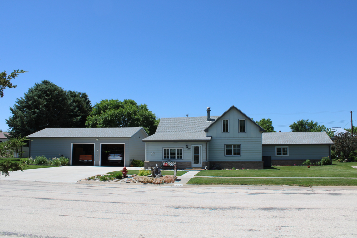 309 Loofborrow St., Rushville, NE