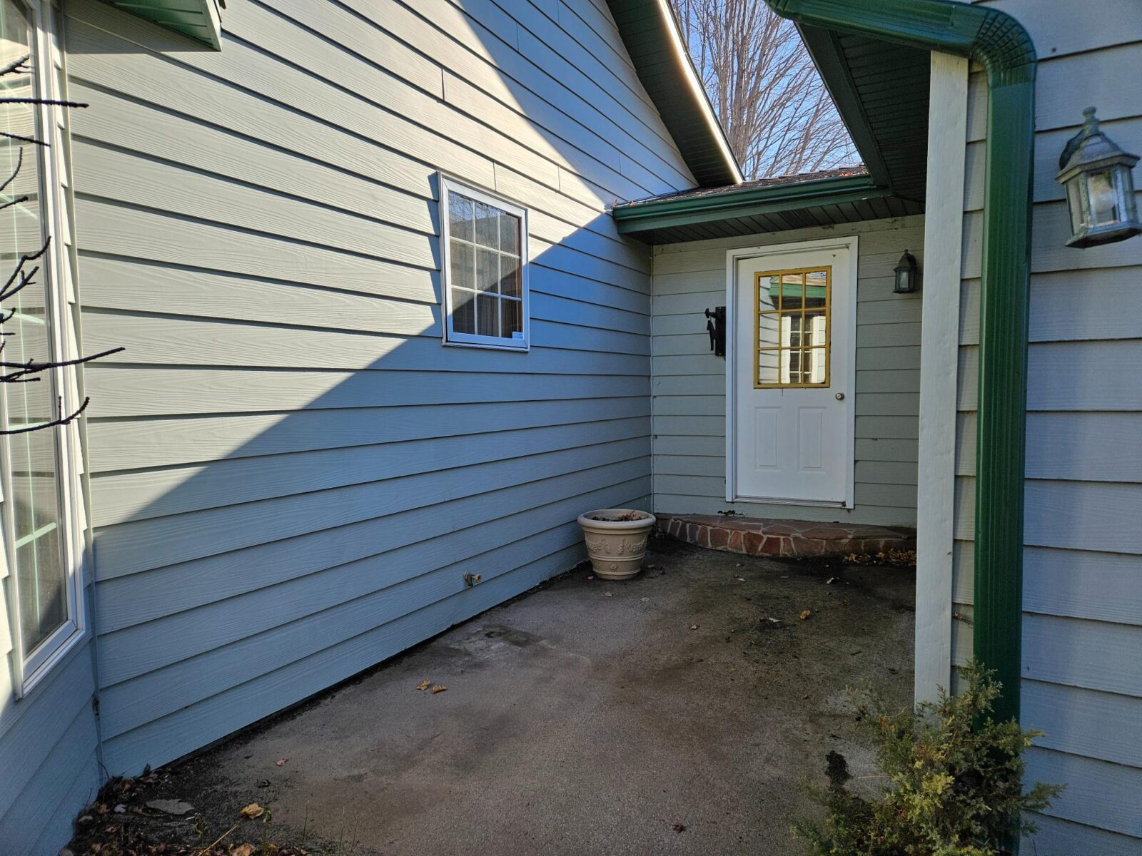 520 Suburban Rd home and acreage for sale