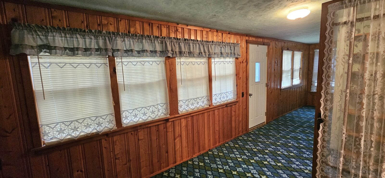 220 Adrian St., Seneca, NE