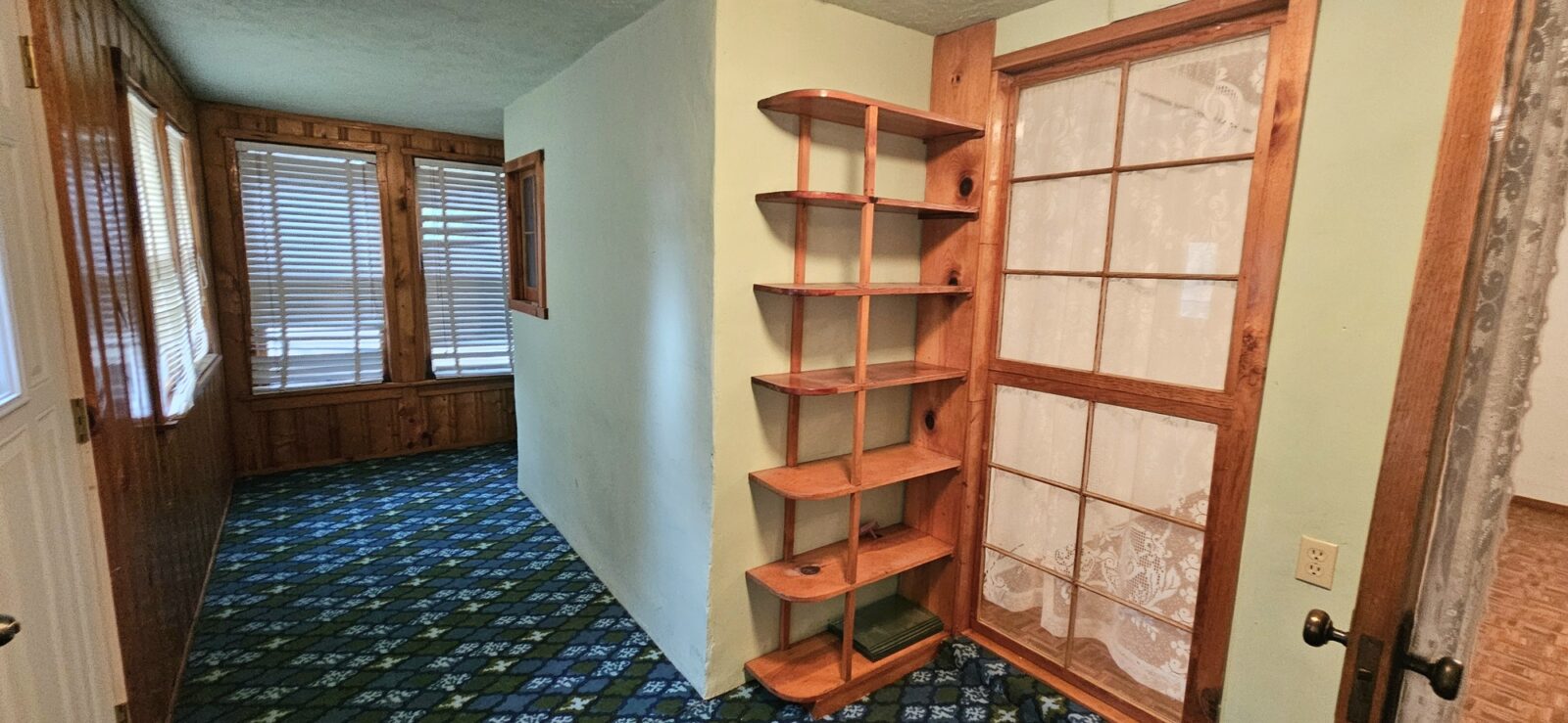 220 Adrian St., Seneca, NE