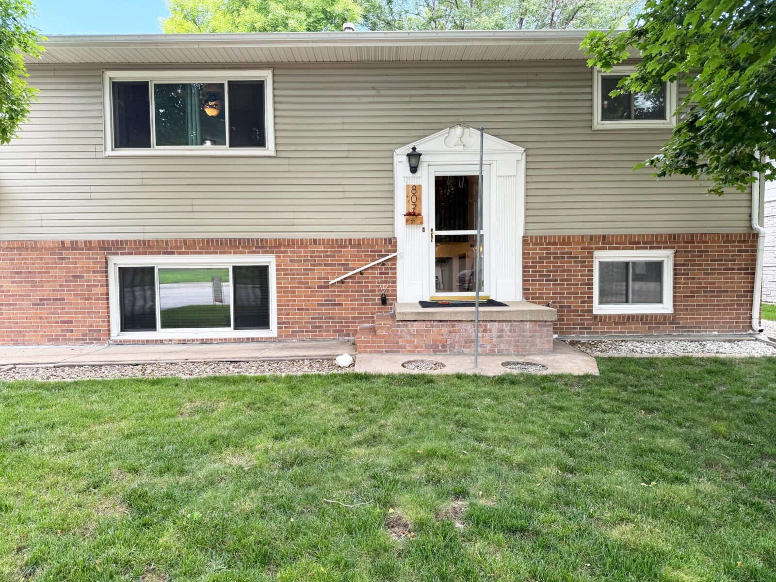 807 Grande Ave., North Platte, NE