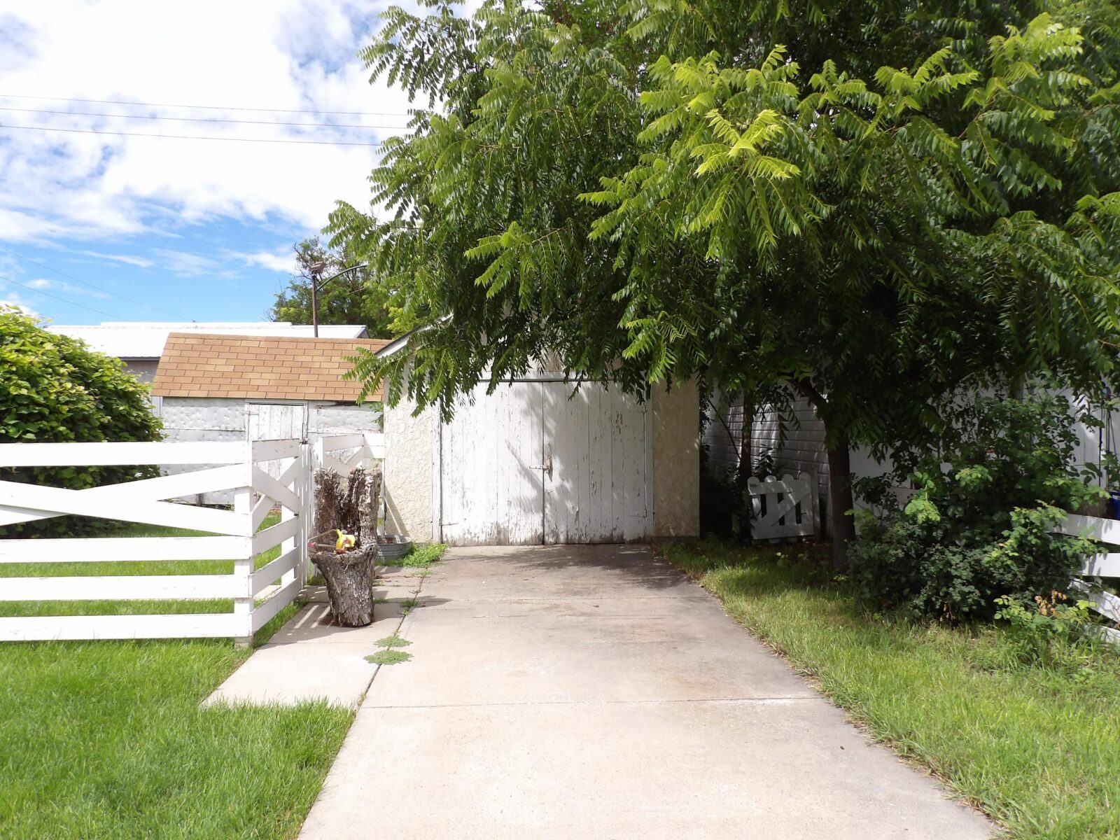 909 2nd St., Crawford, NE
