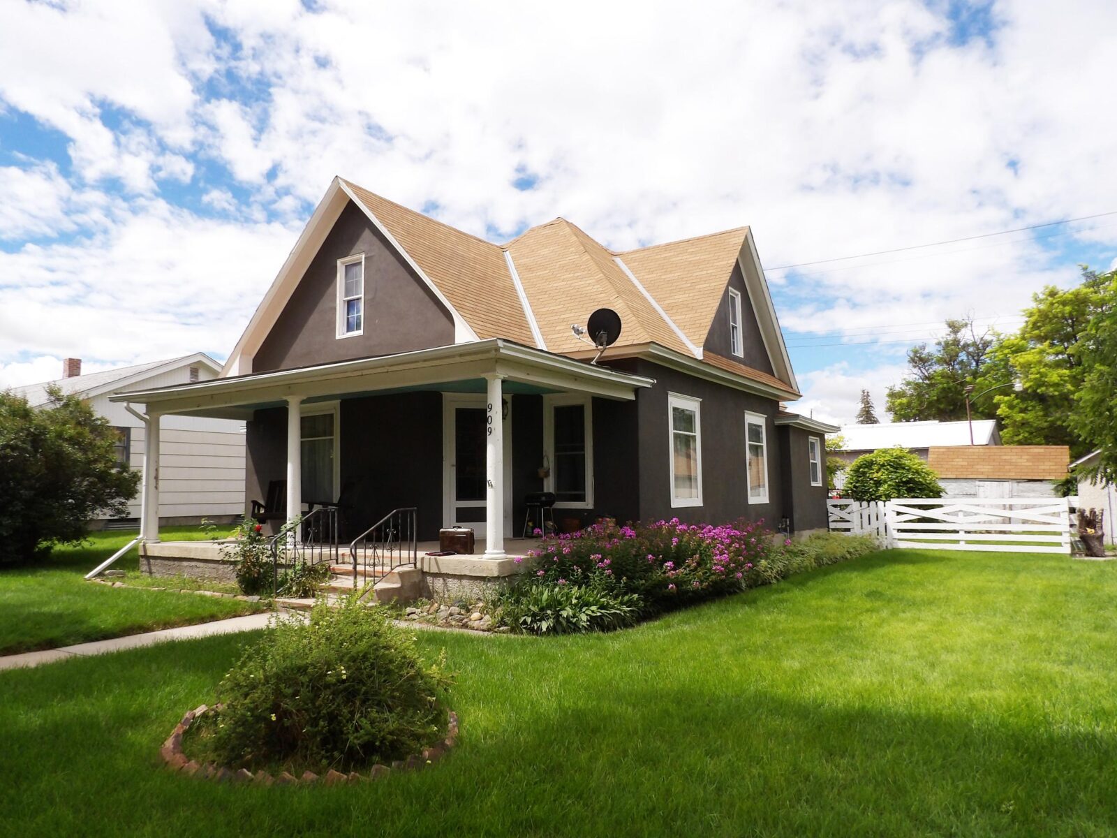 909 2nd st. Crawford Nebraska home for sale