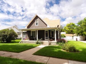 909 2nd St., Crawford, NE
