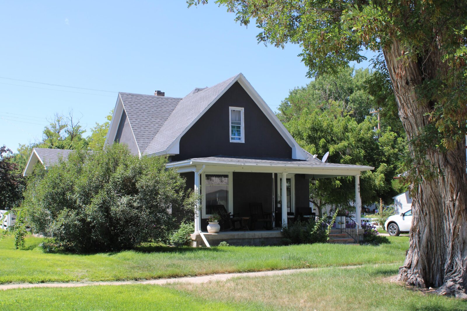 909 2nd st. Crawford Nebraska home for sale