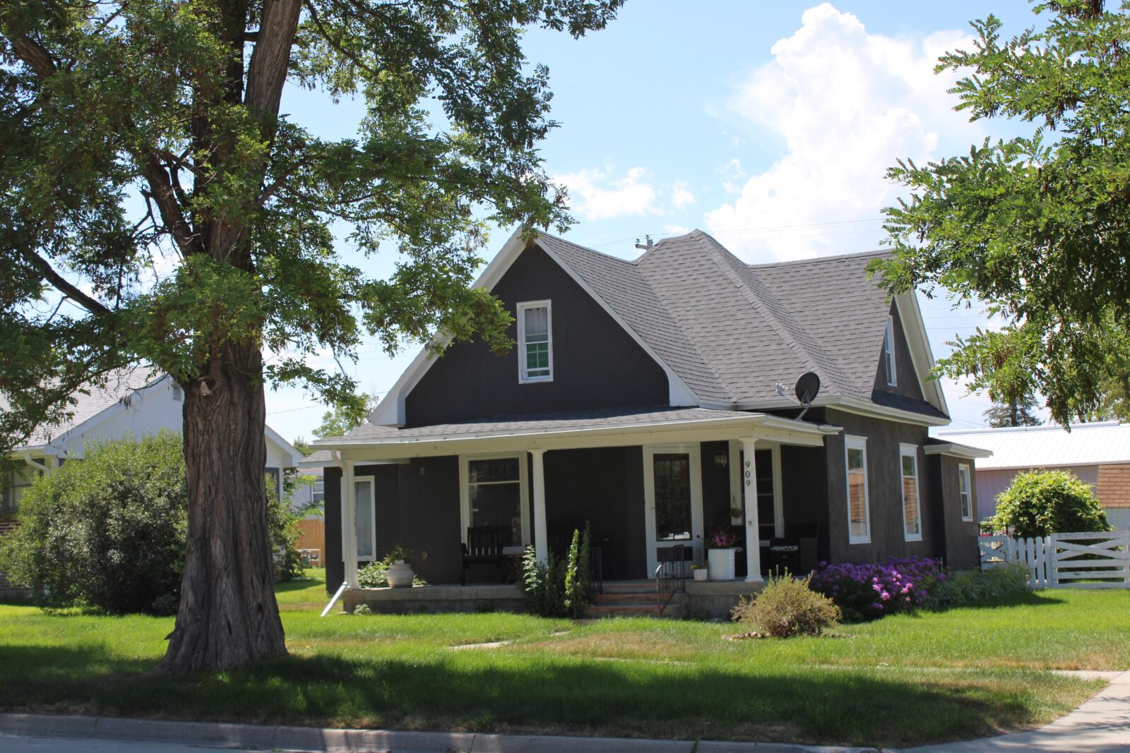 909 2nd st. Crawford Nebraska home for sale