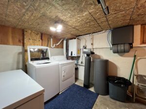 909 2nd St., Crawford, NE