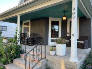 909 2nd St., Crawford, NE