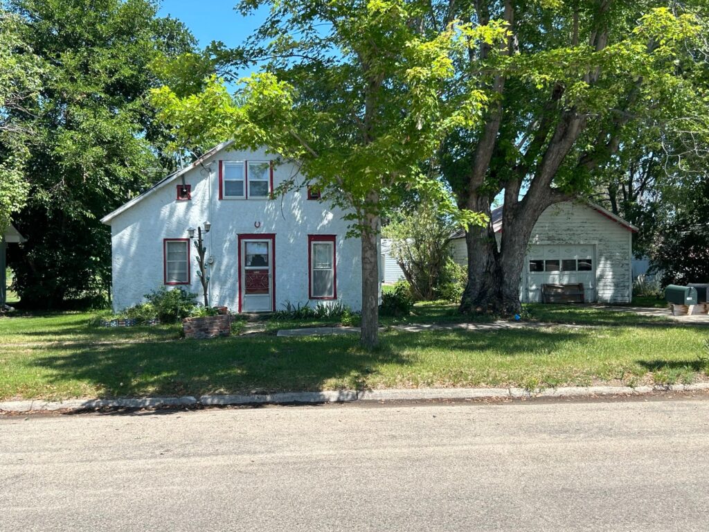 616 South State St., Bassett, NE  
