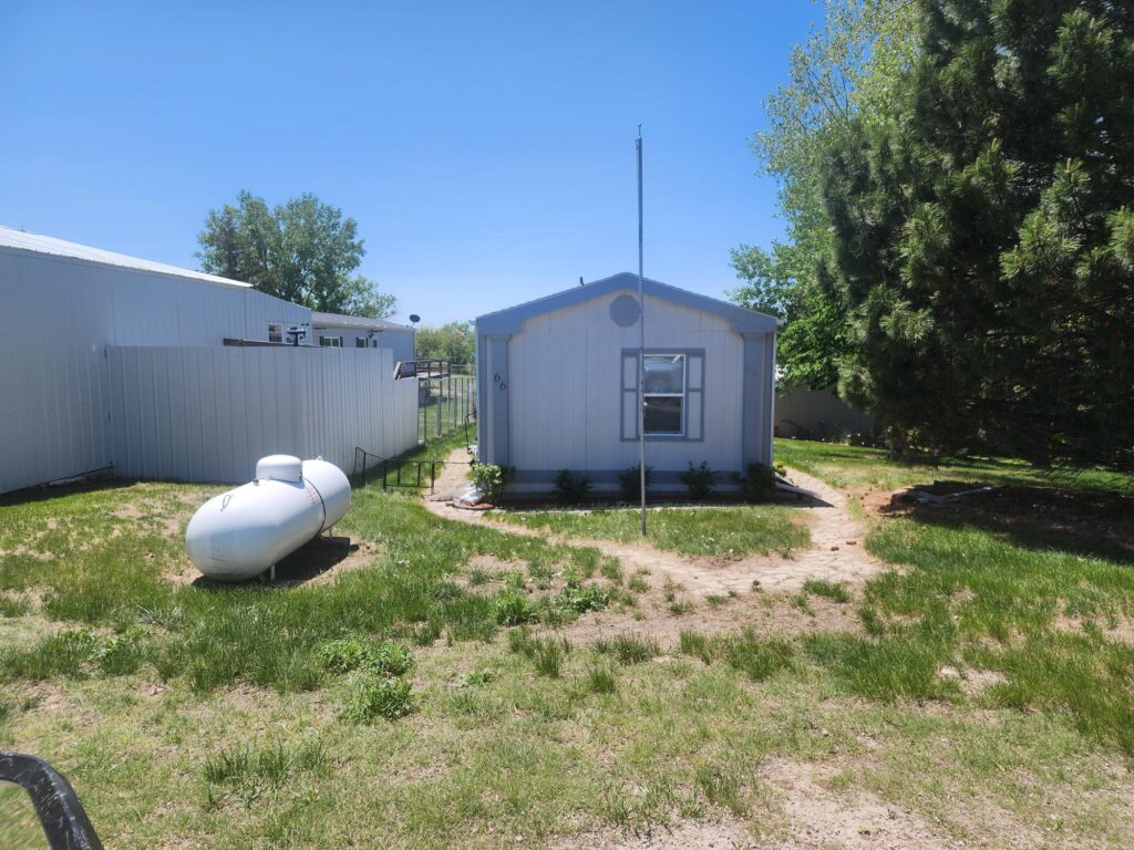 66 Otter Creek, Lewellen, NE  