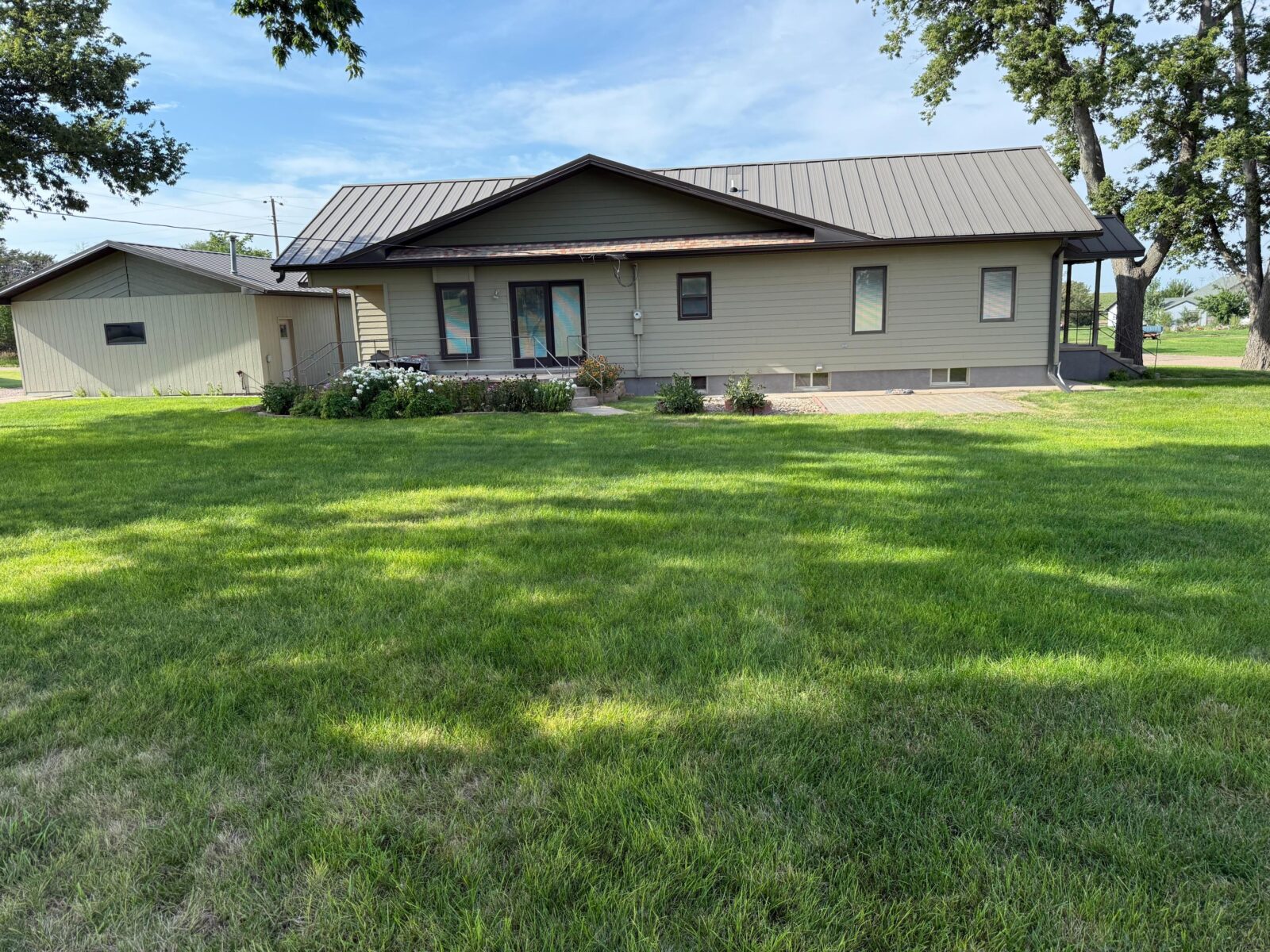 202 Hansen Ave., Grainton, NE