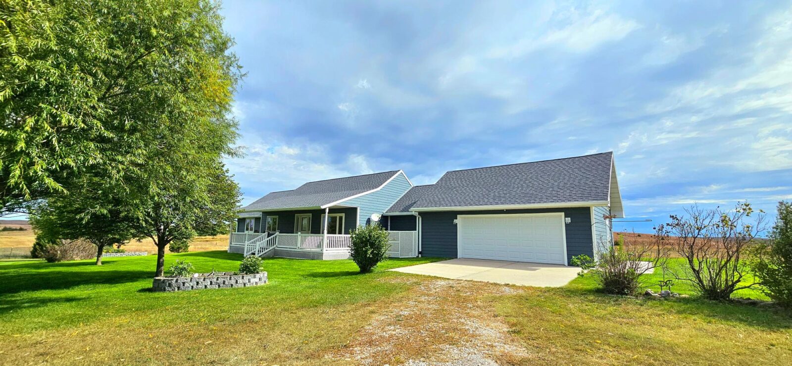 6568 Trail Ridge Rd. North Platte, NE home with acreage for sale