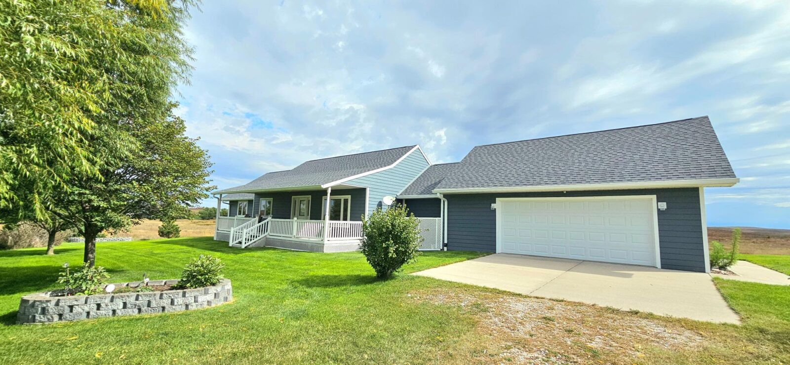 6568 Trail Ridge Rd. North Platte, NE home with acreage for sale