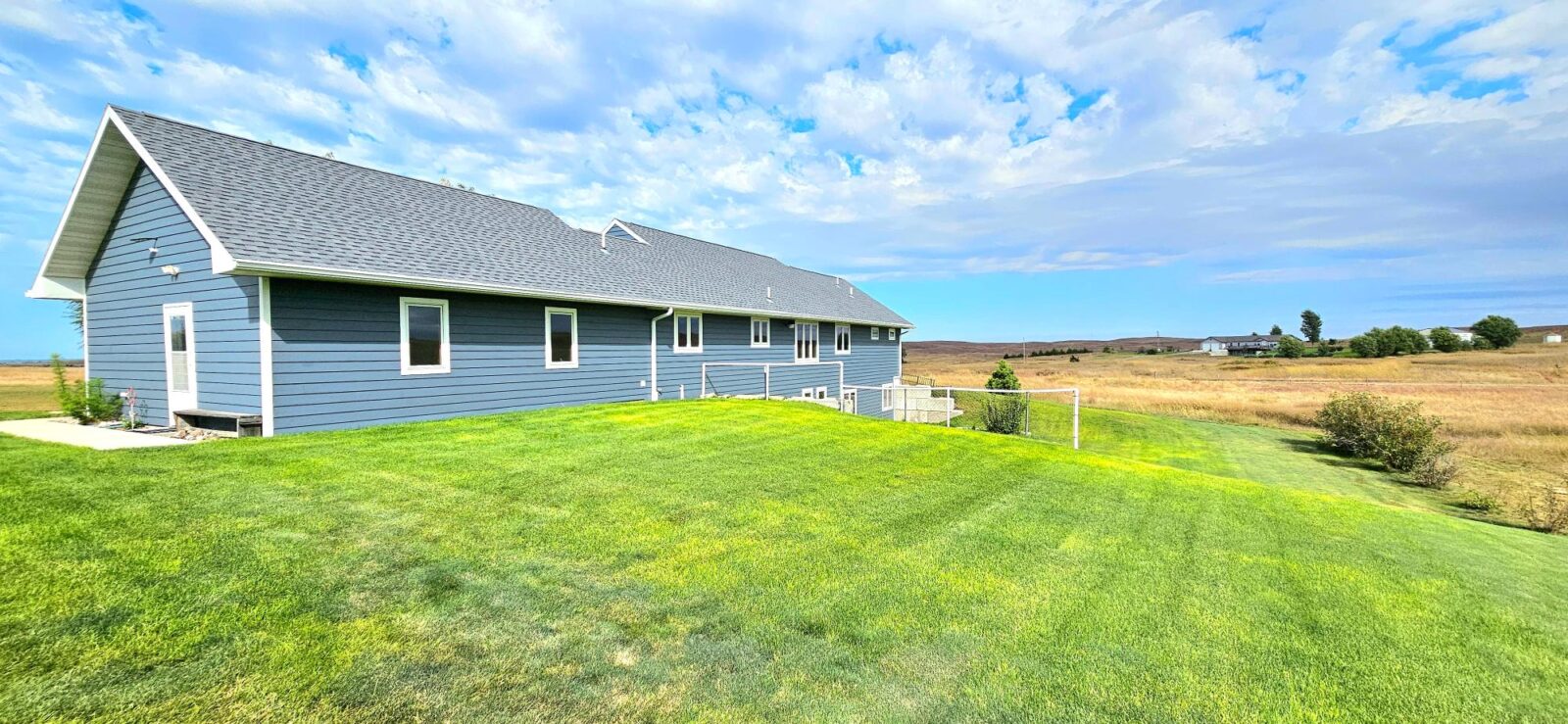 6568 Trail Ridge Rd. North Platte, NE home with acreage for sale