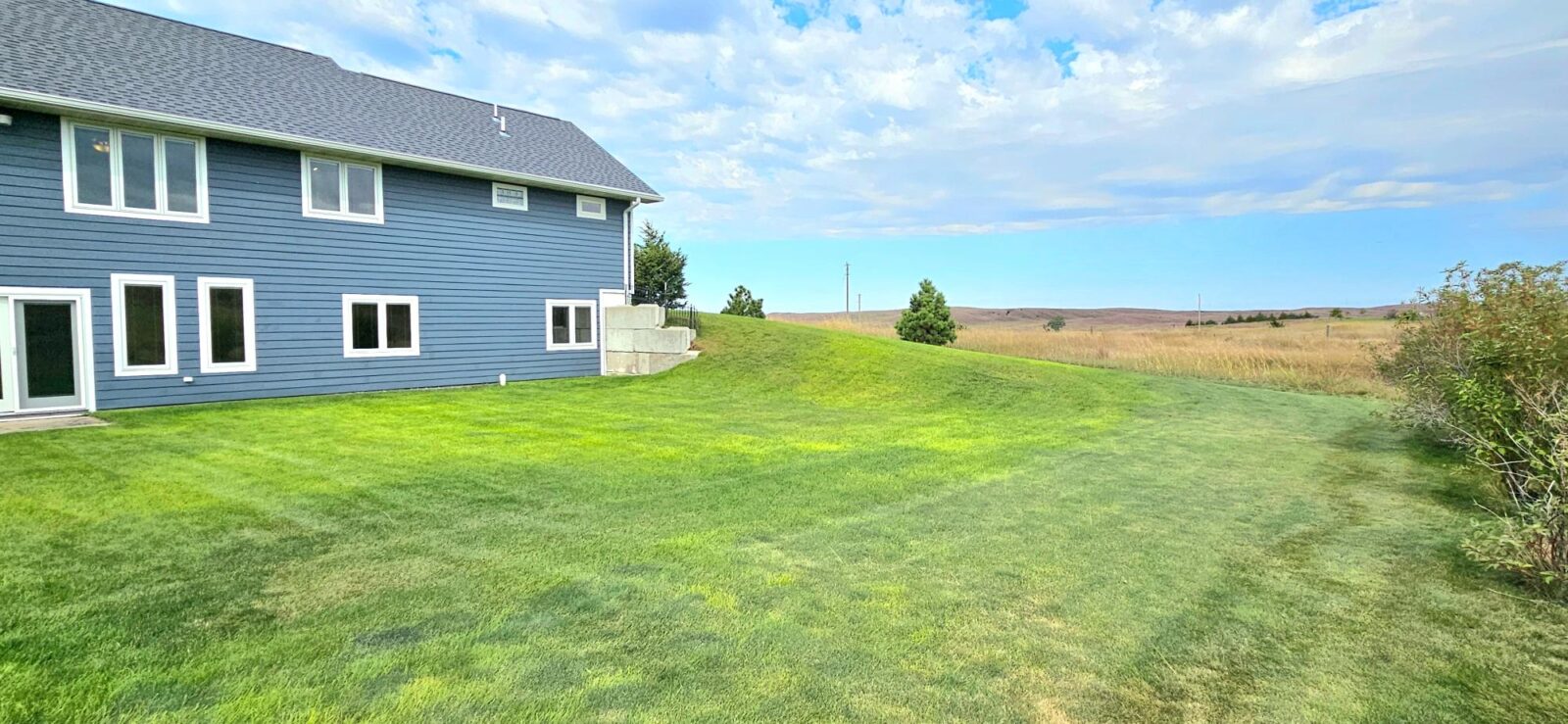 6568 Trail Ridge Rd. North Platte, NE home with acreage for sale