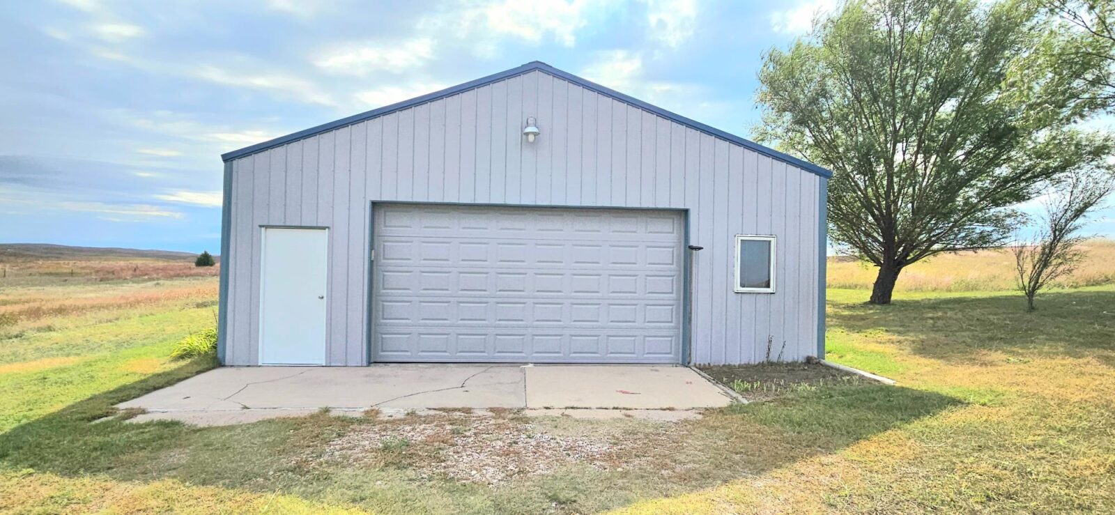 6568 Trail Ridge Rd. North Platte, NE home with acreage for sale