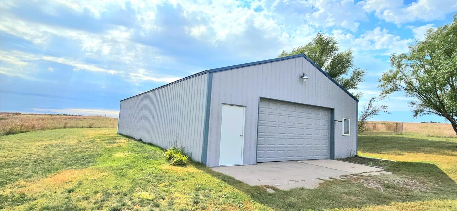 6568 Trail Ridge Rd. North Platte, NE home with acreage for sale
