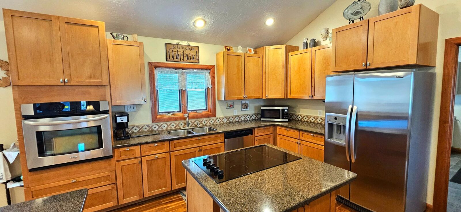 6568 Trail Ridge Rd. North Platte, NE home with acreage for sale