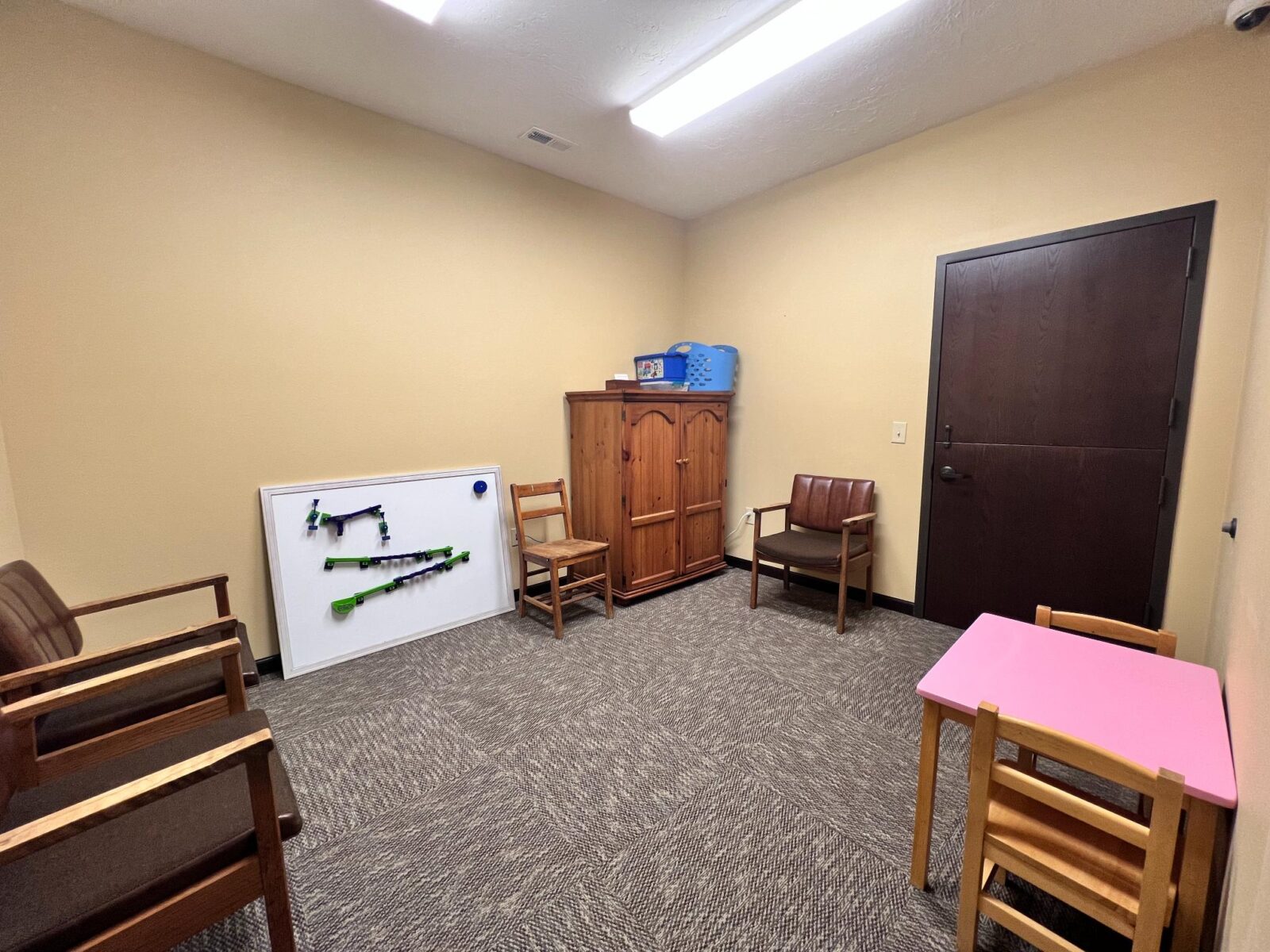 1001 Philip Ave., North Platte, NE Commercial building for sale