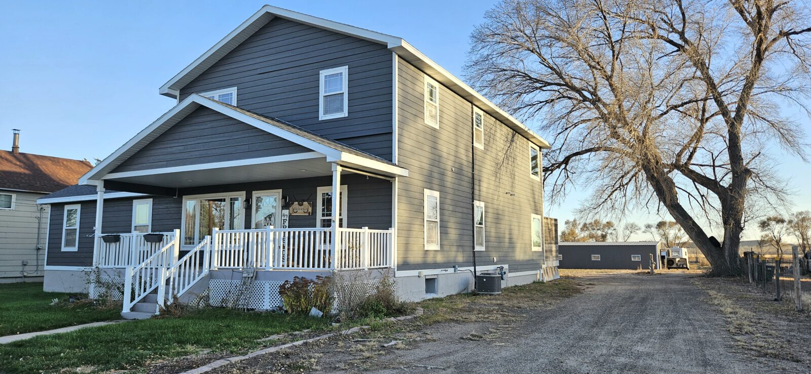 1311  South St, Sutherland, NE