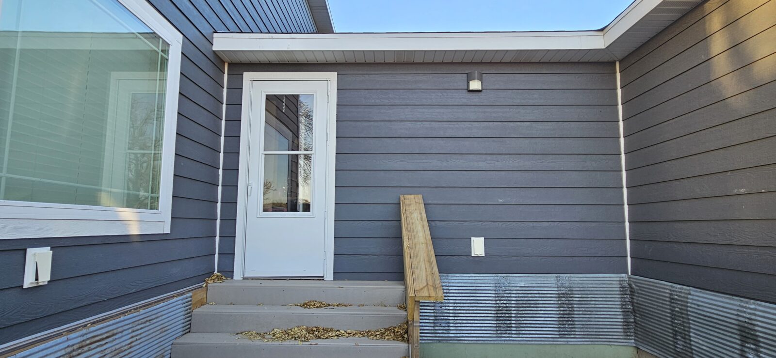 1311  South St, Sutherland, NE