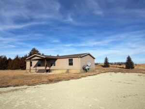 85902 Hwy 7, Ainsworth, NE home acreage for sale