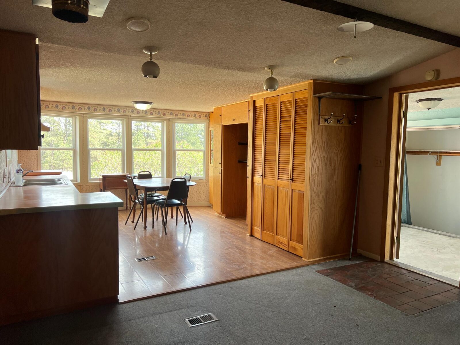 114 Oetken Rd., Crawford, NE