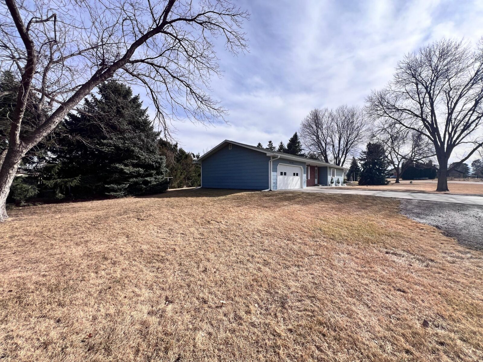 9101 Lakeview Dr., North Platte, NE home for sale