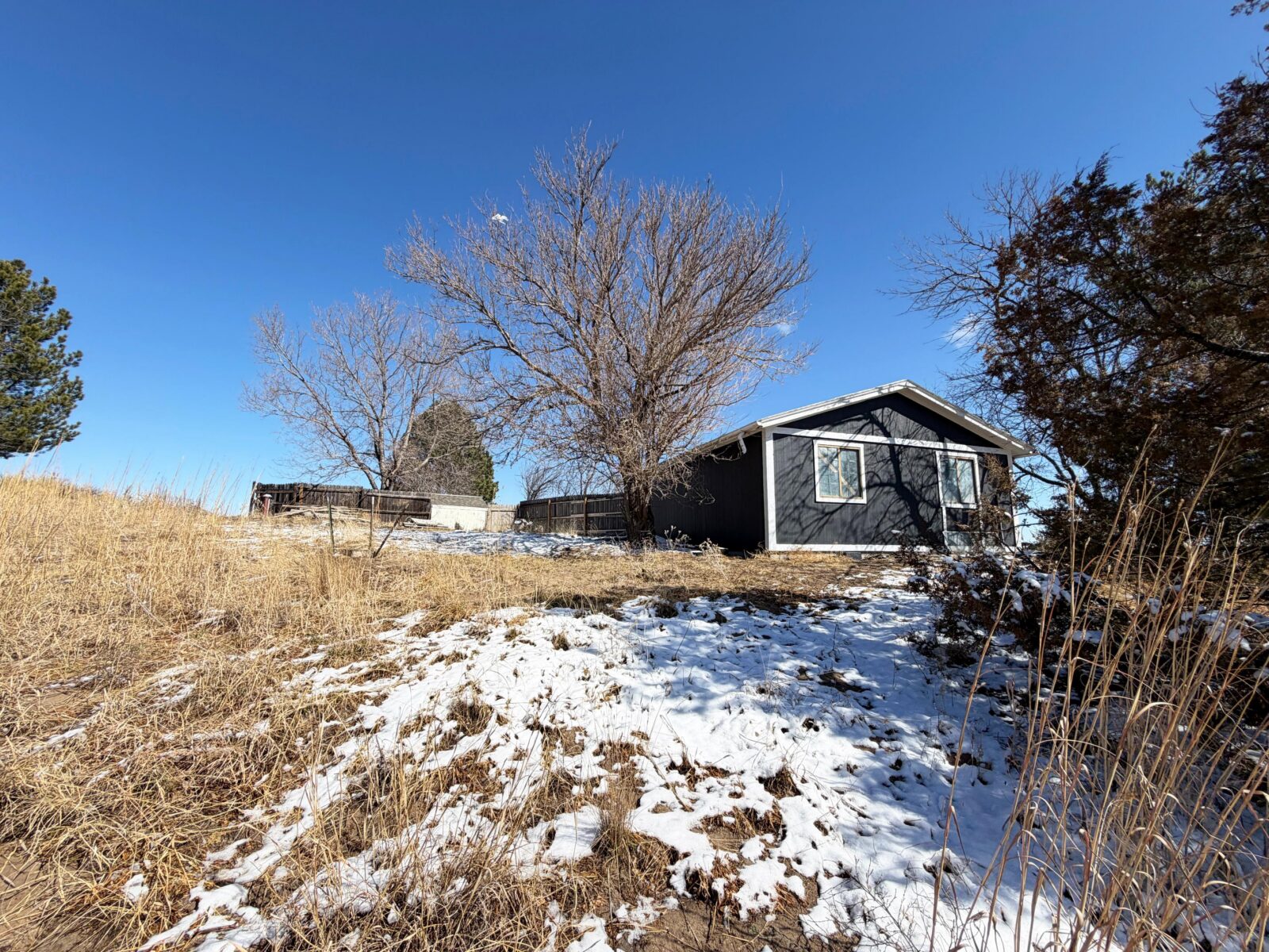 4 Roberts Rolling Hill, Lewellen, NE