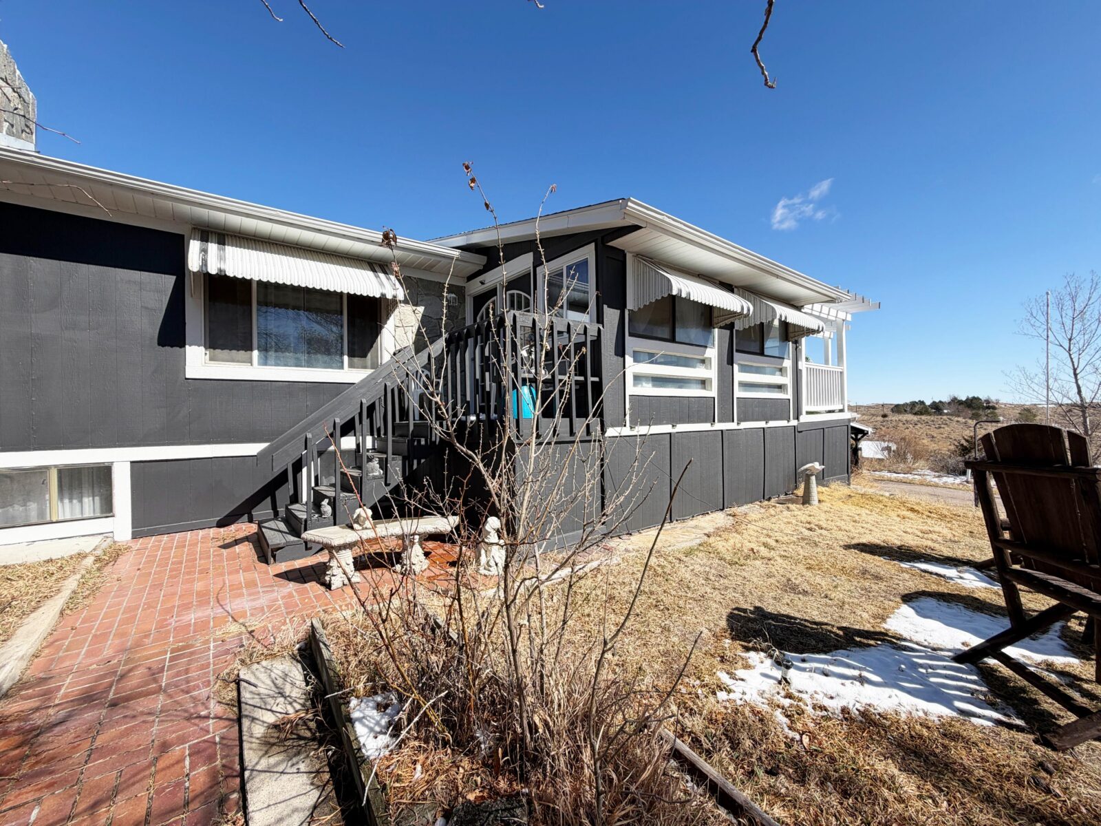 4 Roberts Rolling Hill, Lewellen, NE