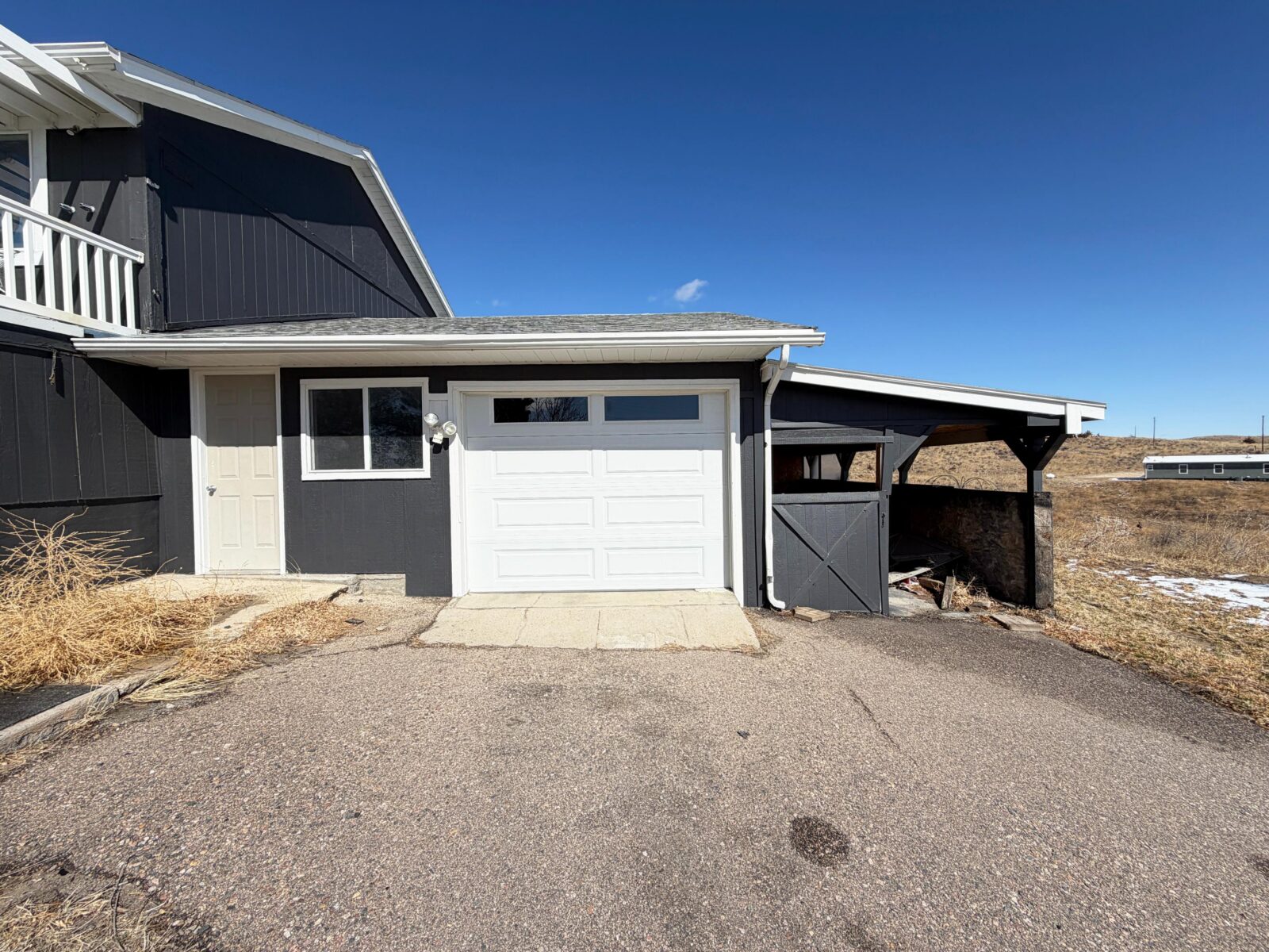 4 Roberts Rolling Hill, Lewellen, NE