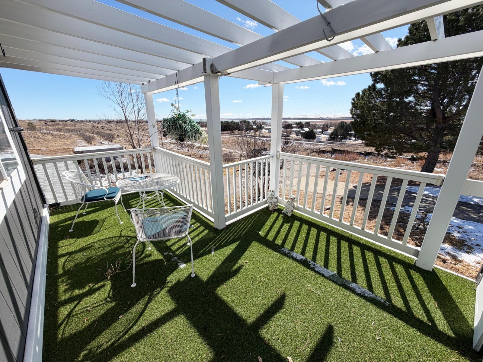 4 Roberts Rolling Hill, Lewellen, NE