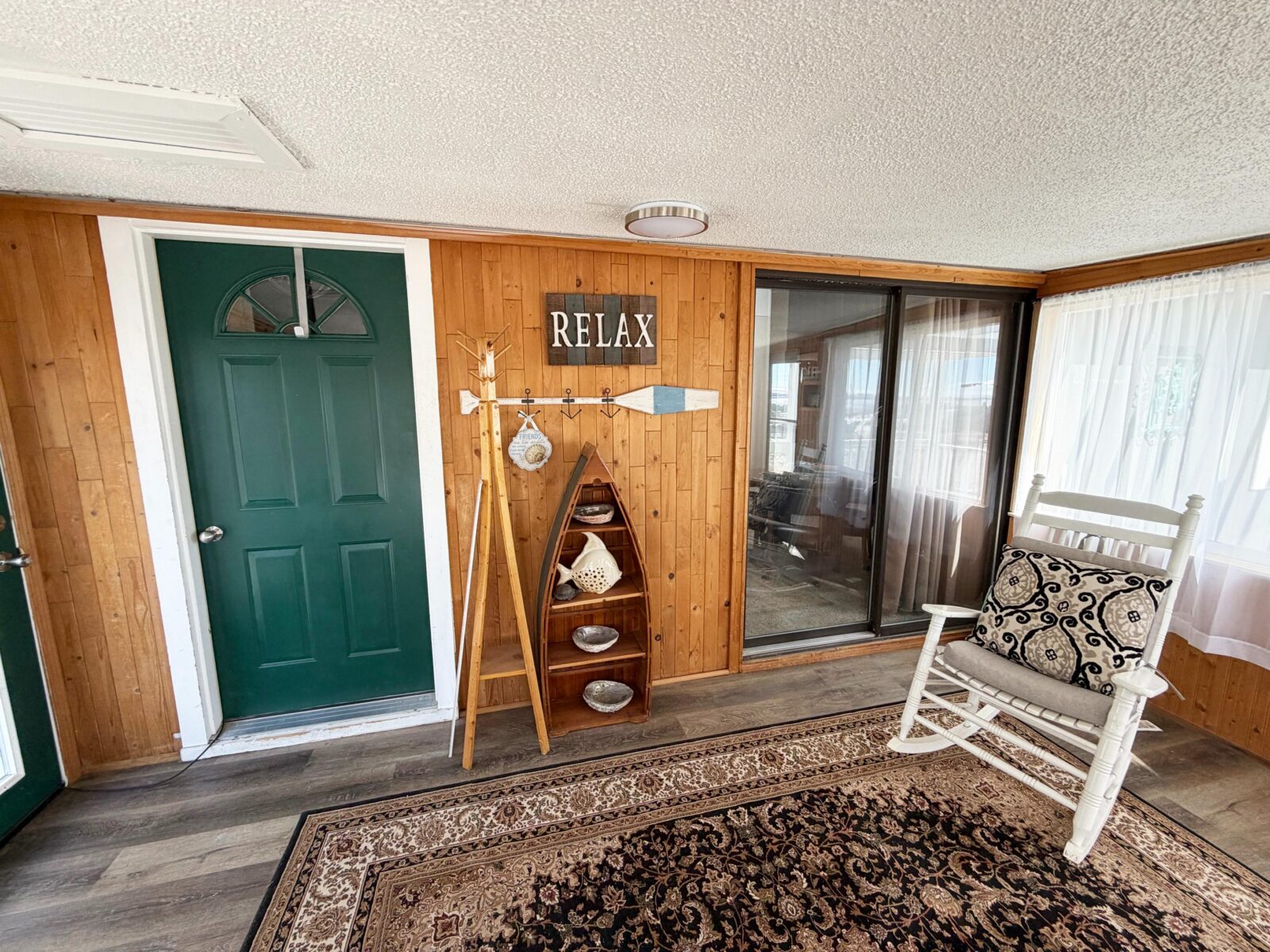 4 Roberts Rolling Hill, Lewellen, NE