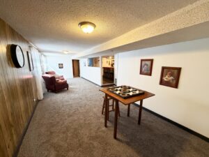 4 Roberts Rolling Hill, Lewellen, NE