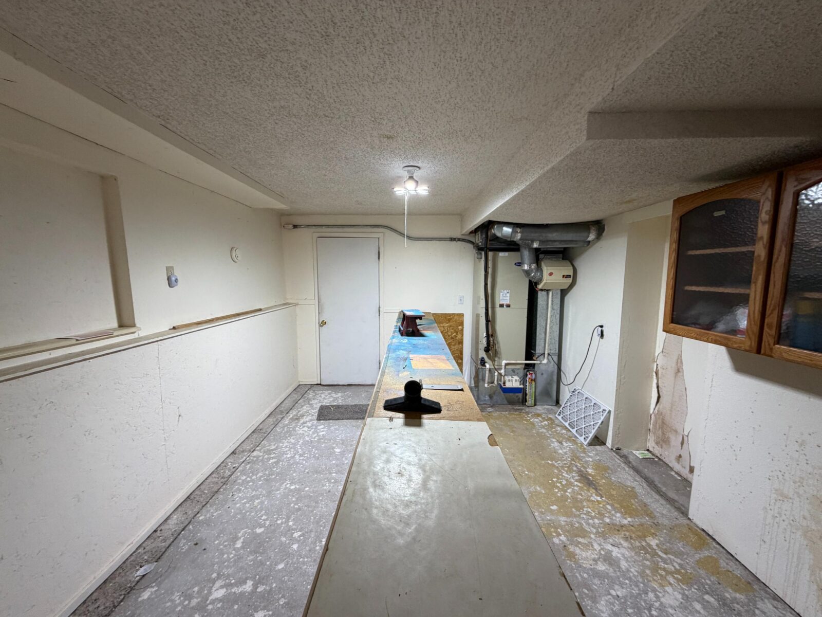 4 Roberts Rolling Hill, Lewellen, NE