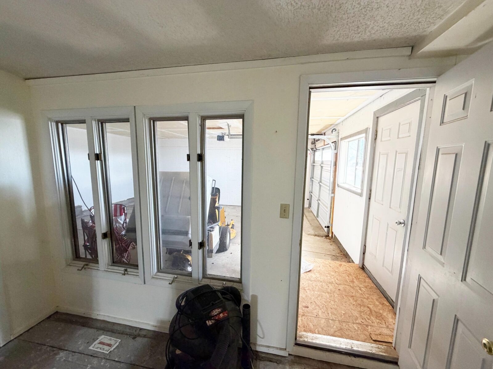 4 Roberts Rolling Hill, Lewellen, NE