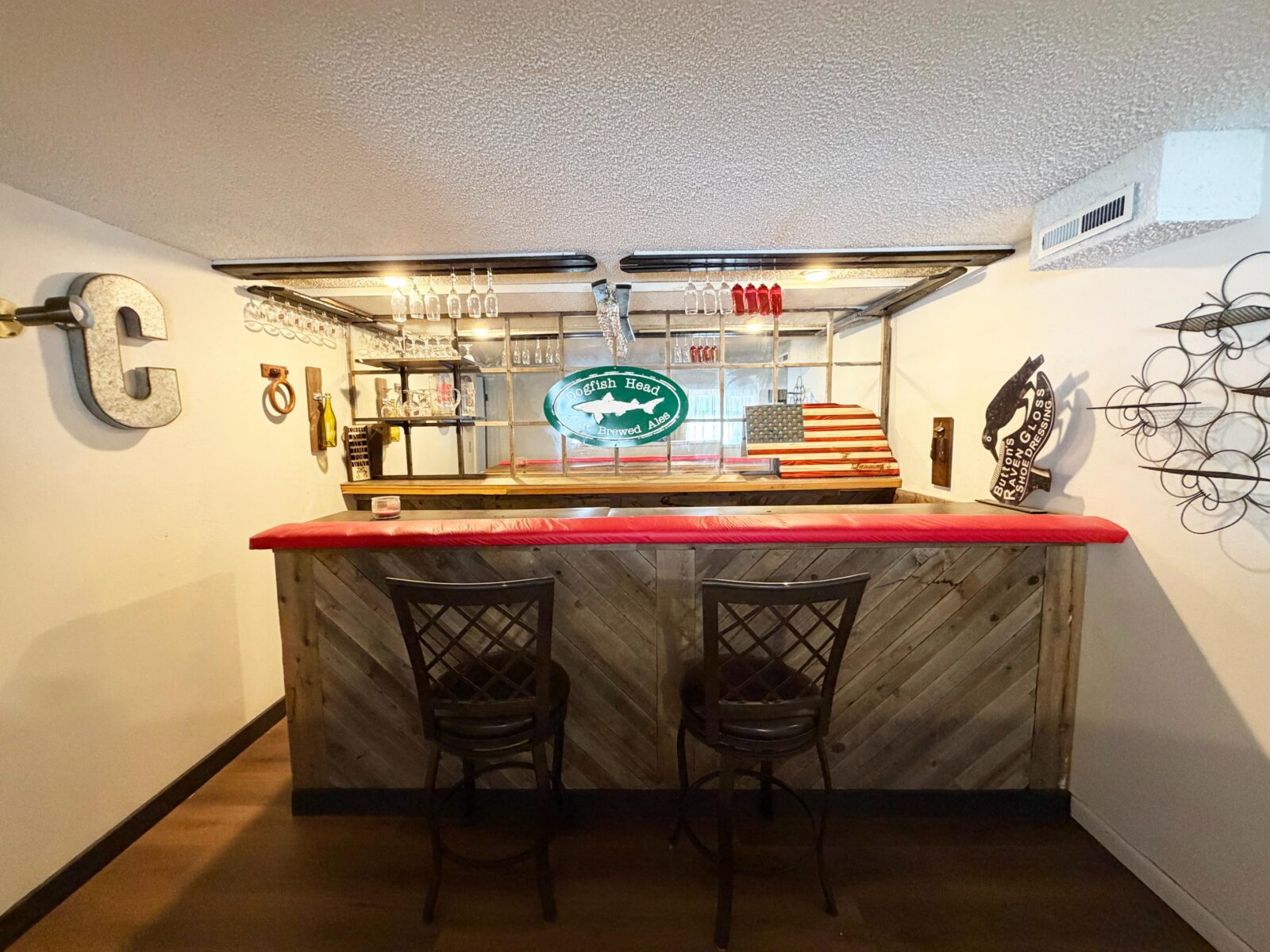 4 Roberts Rolling Hill, Lewellen, NE