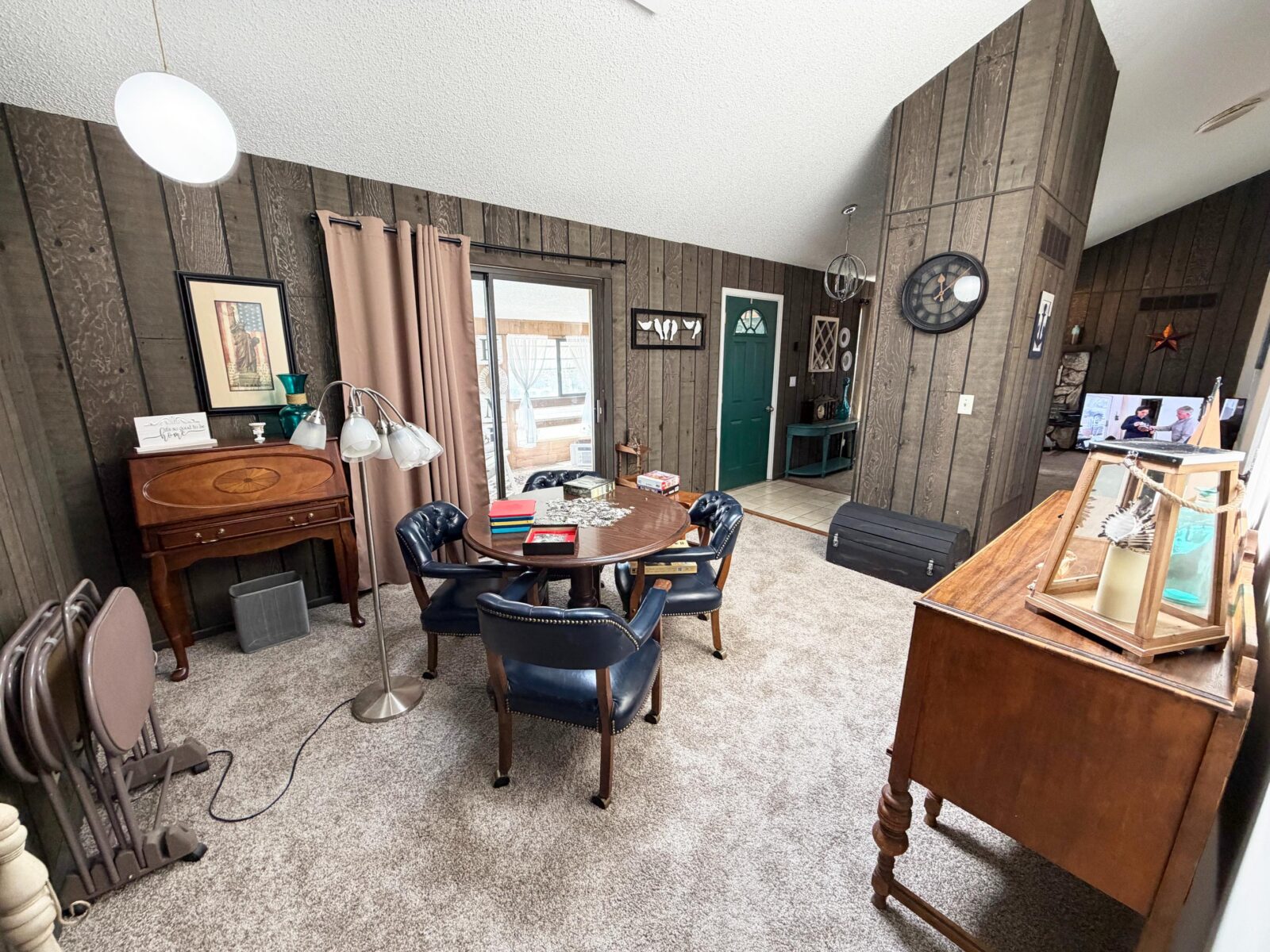 4 Roberts Rolling Hill, Lewellen, NE