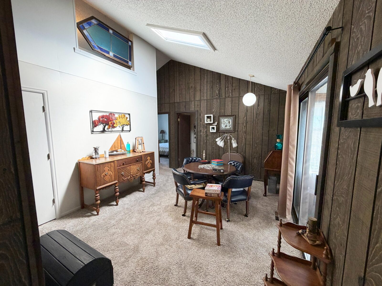 4 Roberts Rolling Hill, Lewellen, NE