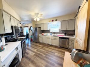 4 Roberts Rolling Hill, Lewellen, NE