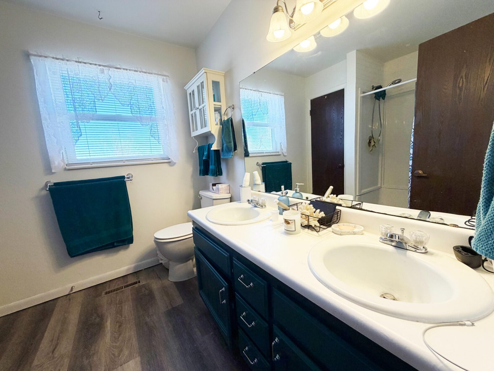 4 Roberts Rolling Hill, Lewellen, NE