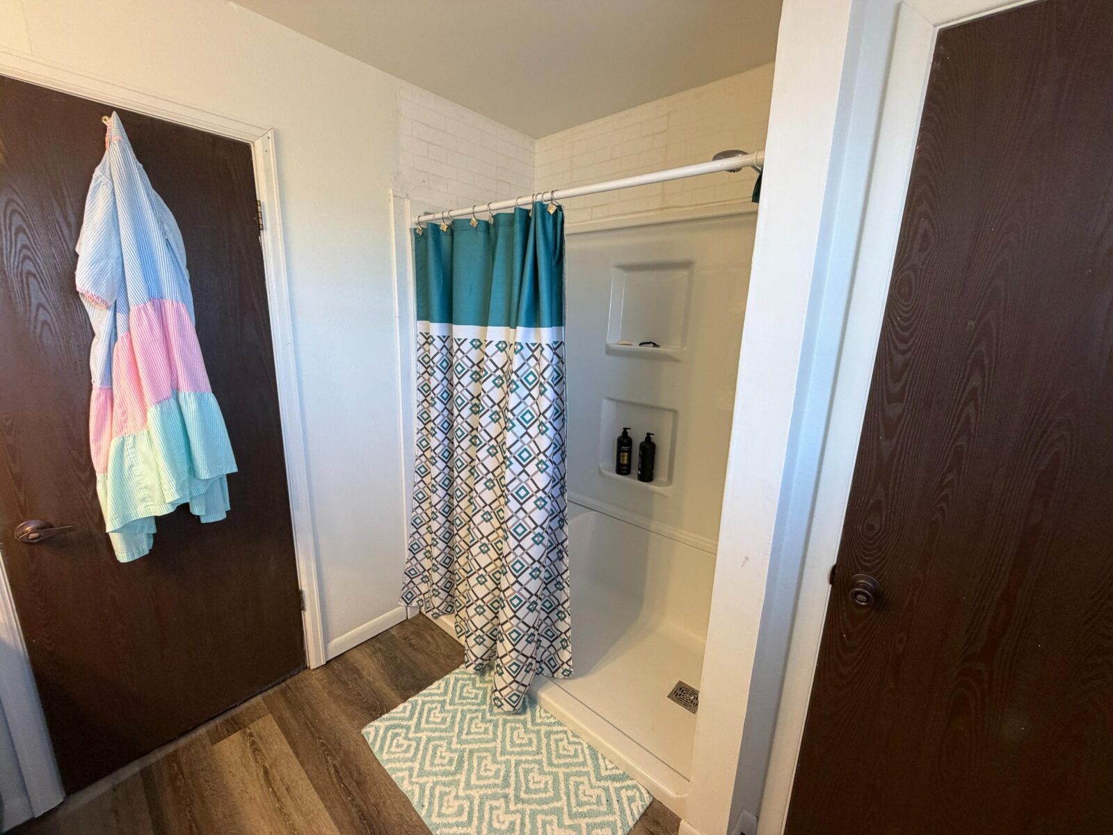 4 Roberts Rolling Hill, Lewellen, NE