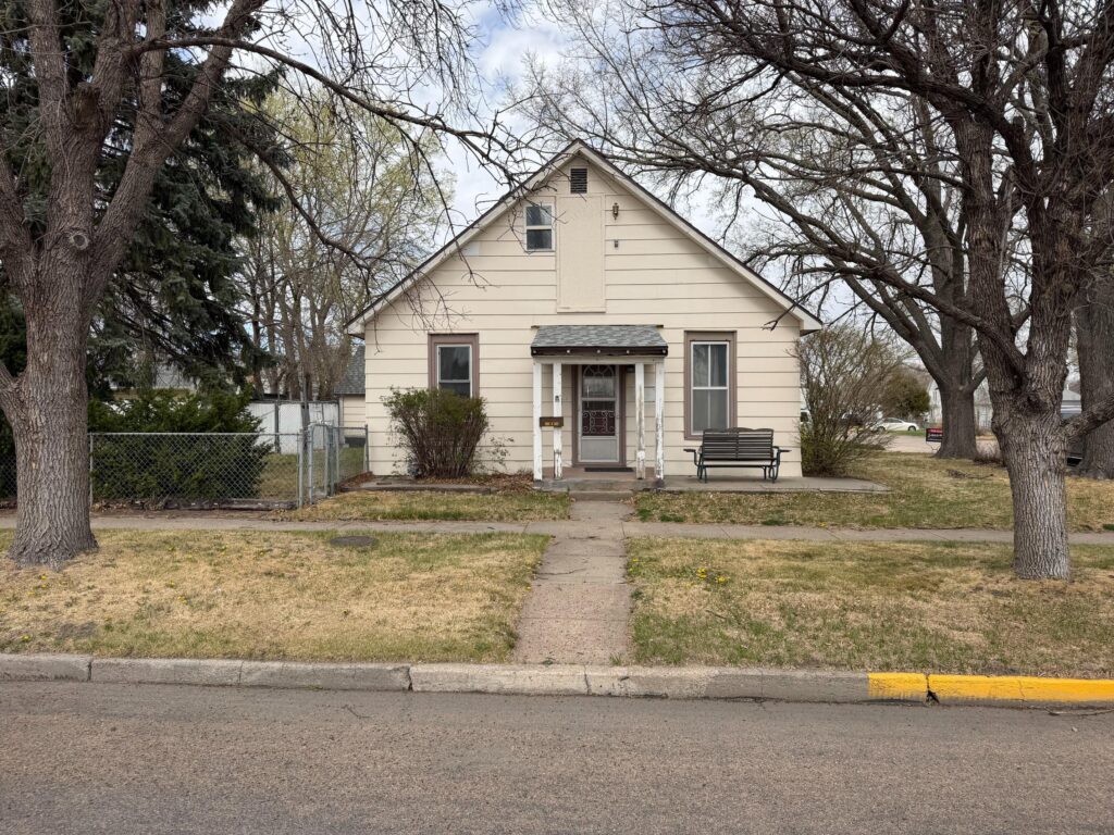 323 E. 8th St., North Platte, NE  