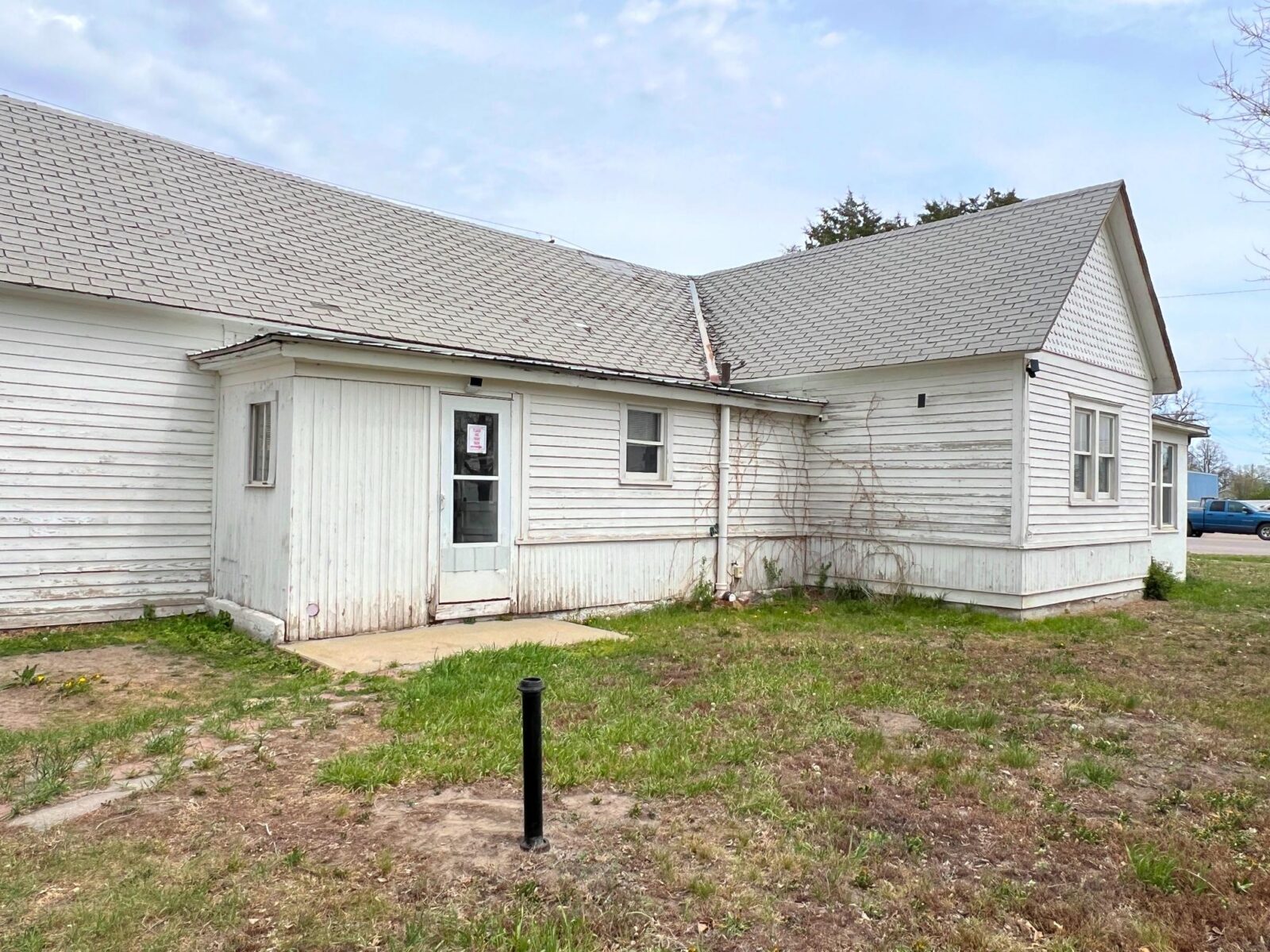 332 N. Main St., Gordon, NE Commercial building for sale
