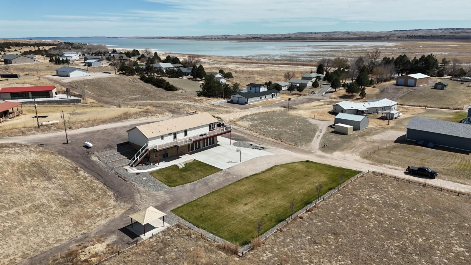 183 Lakeshore Dr., Lewellen, NE