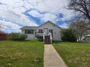 405 W. Railroad St., Mullen, NE home for sale