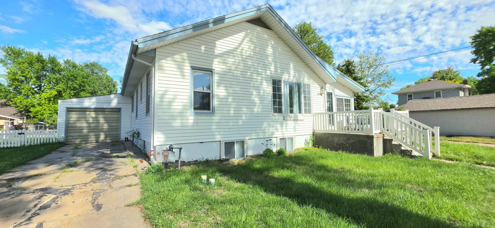 1611 Avenue C, Gothenburg, NE home for sale